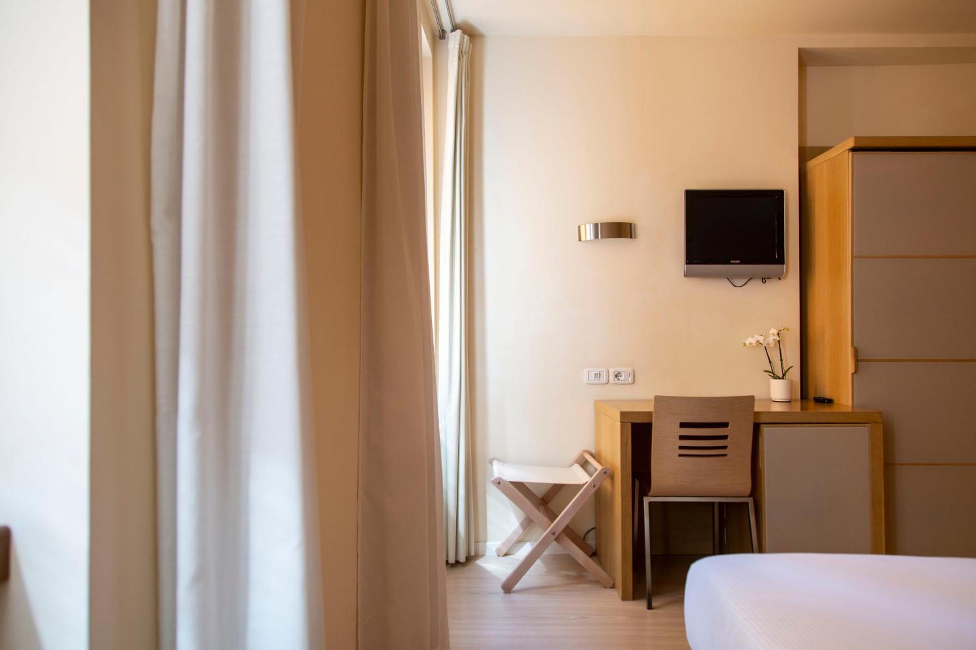Hotel Antico Borgo Riva del Garda Rum bild